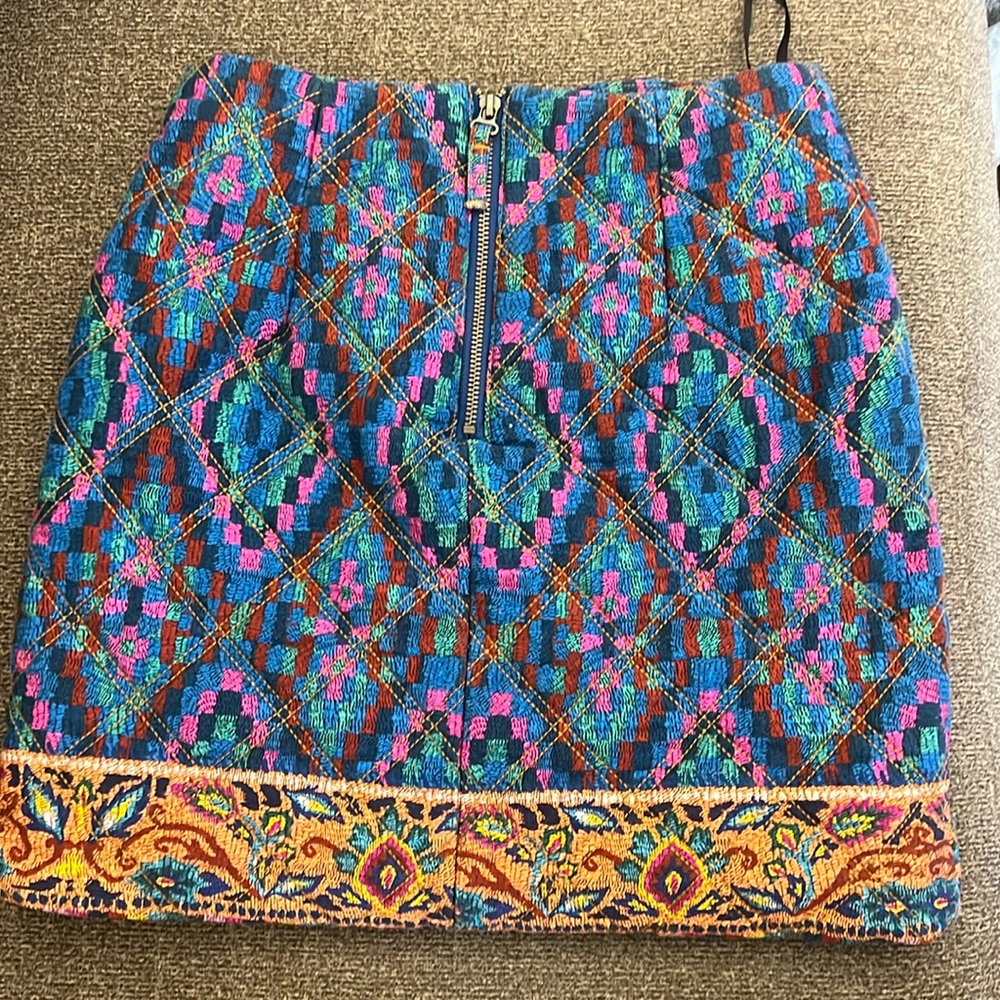 FARM RIO Tapestry Scarf
Blue Mini Skirt Size 0 - Picture 8 of 16